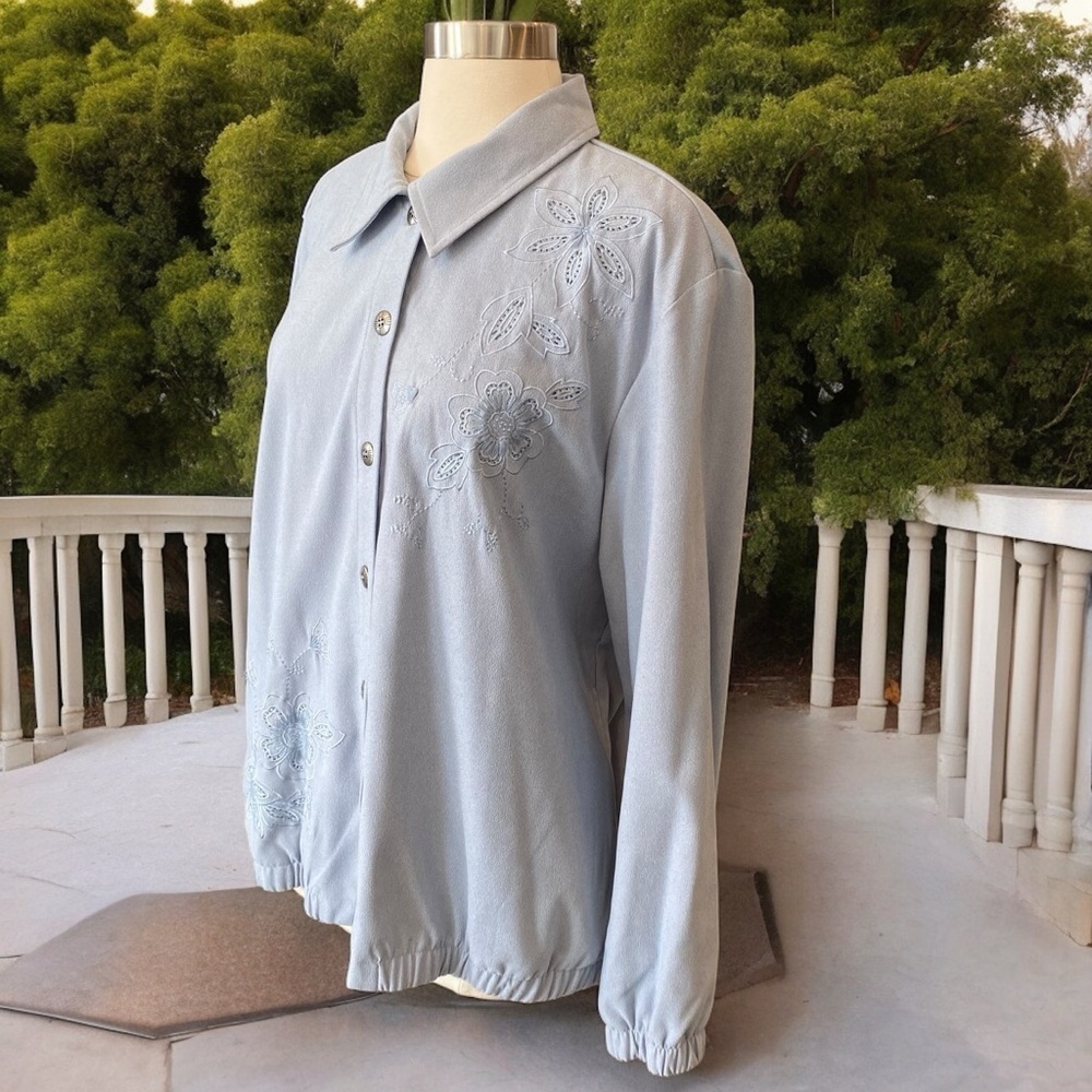 Alfred Dunner Long Sleeve Button Up Embroidered Lightweight Shirt Jacket - Picture 5 of 11
